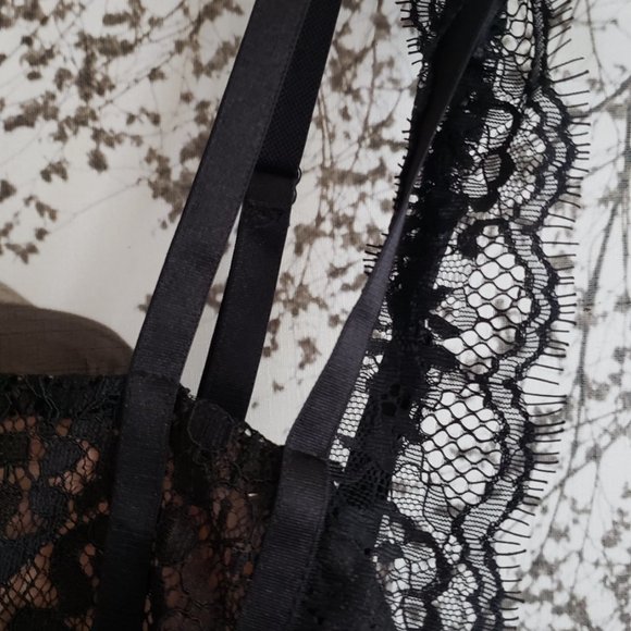 NWOT GUESS lace romper Sz 2 - Picture 3 of 7